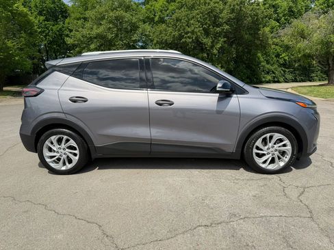Used 2023 Chevrolet Bolt EUV LT w/ Driver Confidence Package image 5