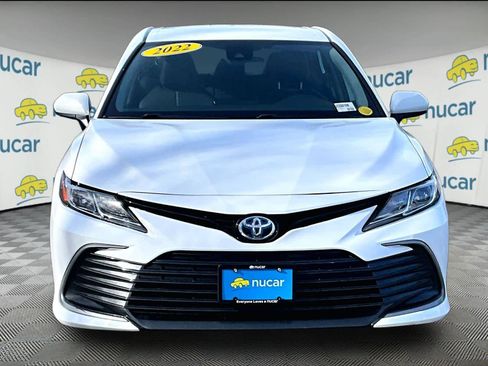 Used 2022 Toyota Camry LE image 2