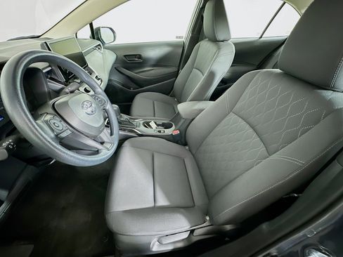 Used 2025 Toyota Corolla LE image 13