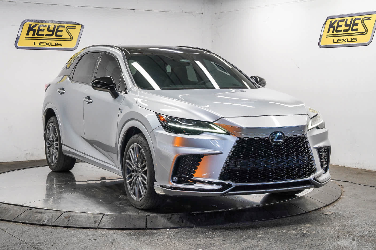 Used 2023 Lexus RX 500h F Sport w/ Accessory Package (Z1) AWD/4WD image 5