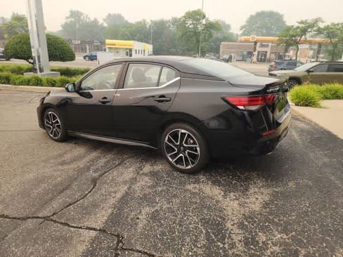 Used 2025 Nissan Sentra SR FWD image 20