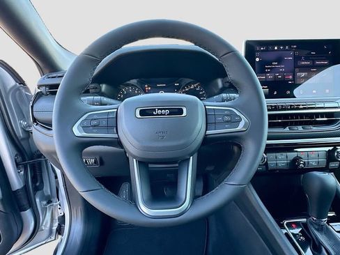 New 2026 Jeep Compass Latitude image 7