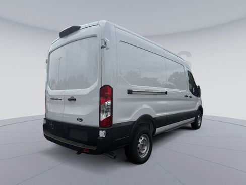 New 2026 Ford Transit 250 148 Medium Roof w/ Load Area Protection Package RWD image 7