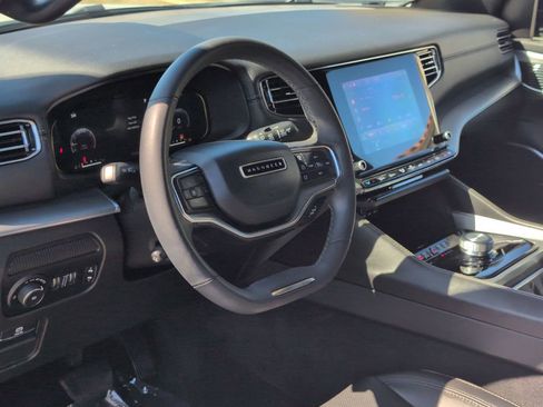 Certified 2023 Jeep Wagoneer Series II image 12