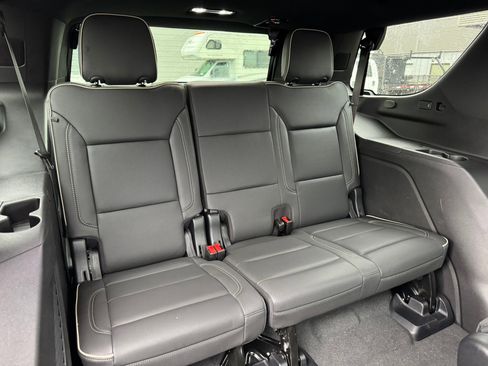 Used 2025 Chevrolet Tahoe Premier image 17