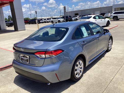 Used 2026 Toyota Corolla LE FWD image 7