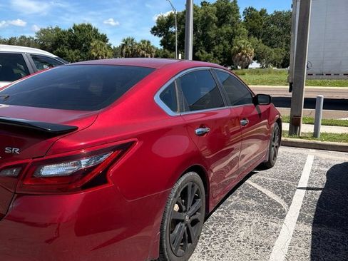 Used 2017 Nissan Altima 2.5 SR w/ Midnight Edition Package FWD image 11