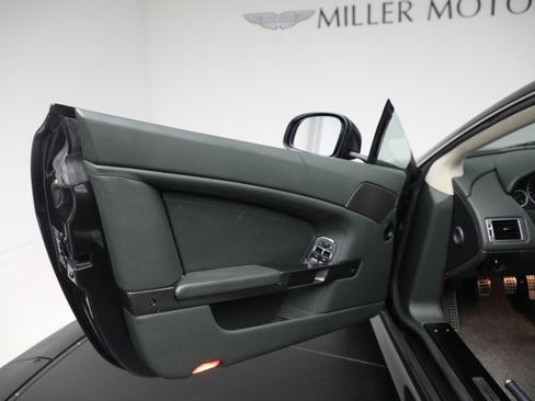 Used 2011 Aston Martin V12 Vantage Coupe image 17
