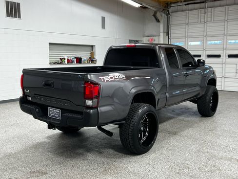Used 2020 Toyota Tacoma SR image 6