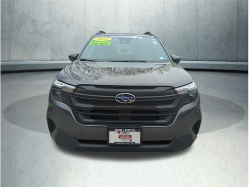 Certified 2025 Subaru Forester AWD/4WD image 11