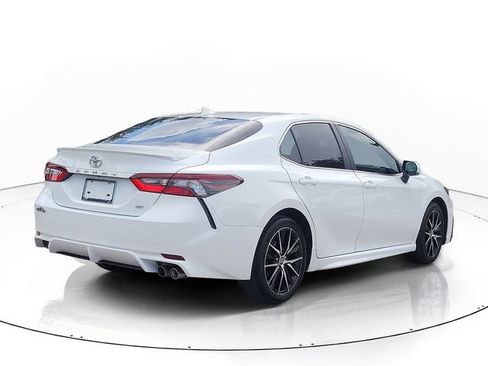 Used 2024 Toyota Camry SE FWD image 5