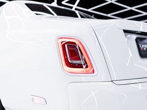 Used 2026 Rolls-Royce Phantom Sedan image 34