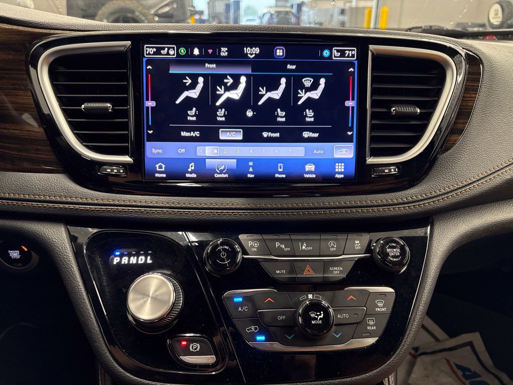 Used 2022 Chrysler Pacifica Pinnacle FWD image 29