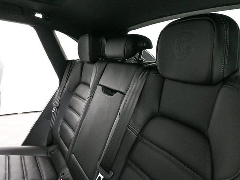 Certified 2026 Porsche Macan image 22