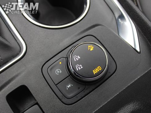Used 2023 Chevrolet Traverse LT AWD/4WD image 18