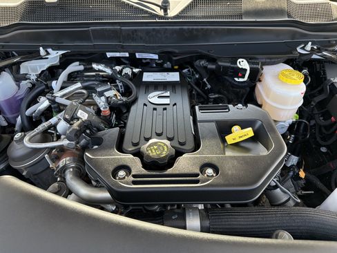 Used 2025 RAM 2500 Big Horn AWD/4WD image 33