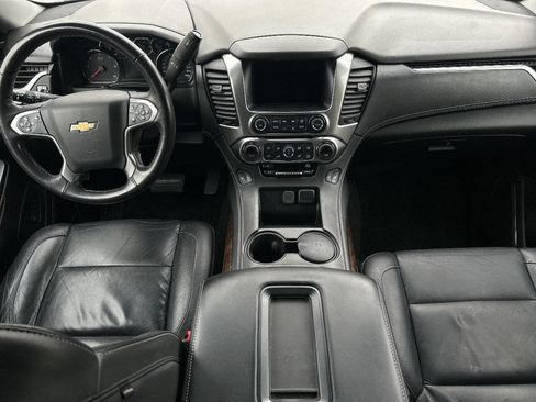 Used 2018 Chevrolet Suburban LT image 8