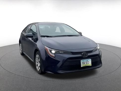 Used 2025 Toyota Corolla LE image 3
