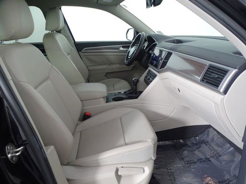Used 2019 Volkswagen Atlas SE image 16
