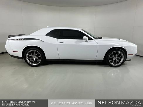 Used 2020 Dodge Challenger SXT w/ Plus Package RWD image 5
