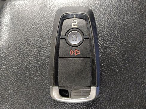 Used 2021 Ford EcoSport SE w/ SE Convenience Package FWD image 32