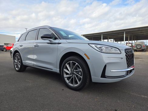 New 2026 Lincoln Corsair Grand Touring image 2