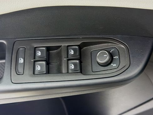 Used 2025 Volkswagen Taos S FWD image 15