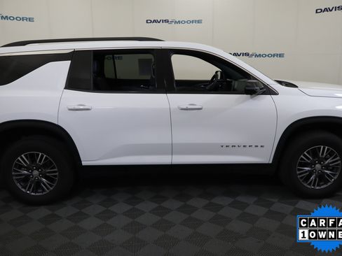 Used 2026 Chevrolet Traverse LT w/ Driver Confidence Package FWD image 5