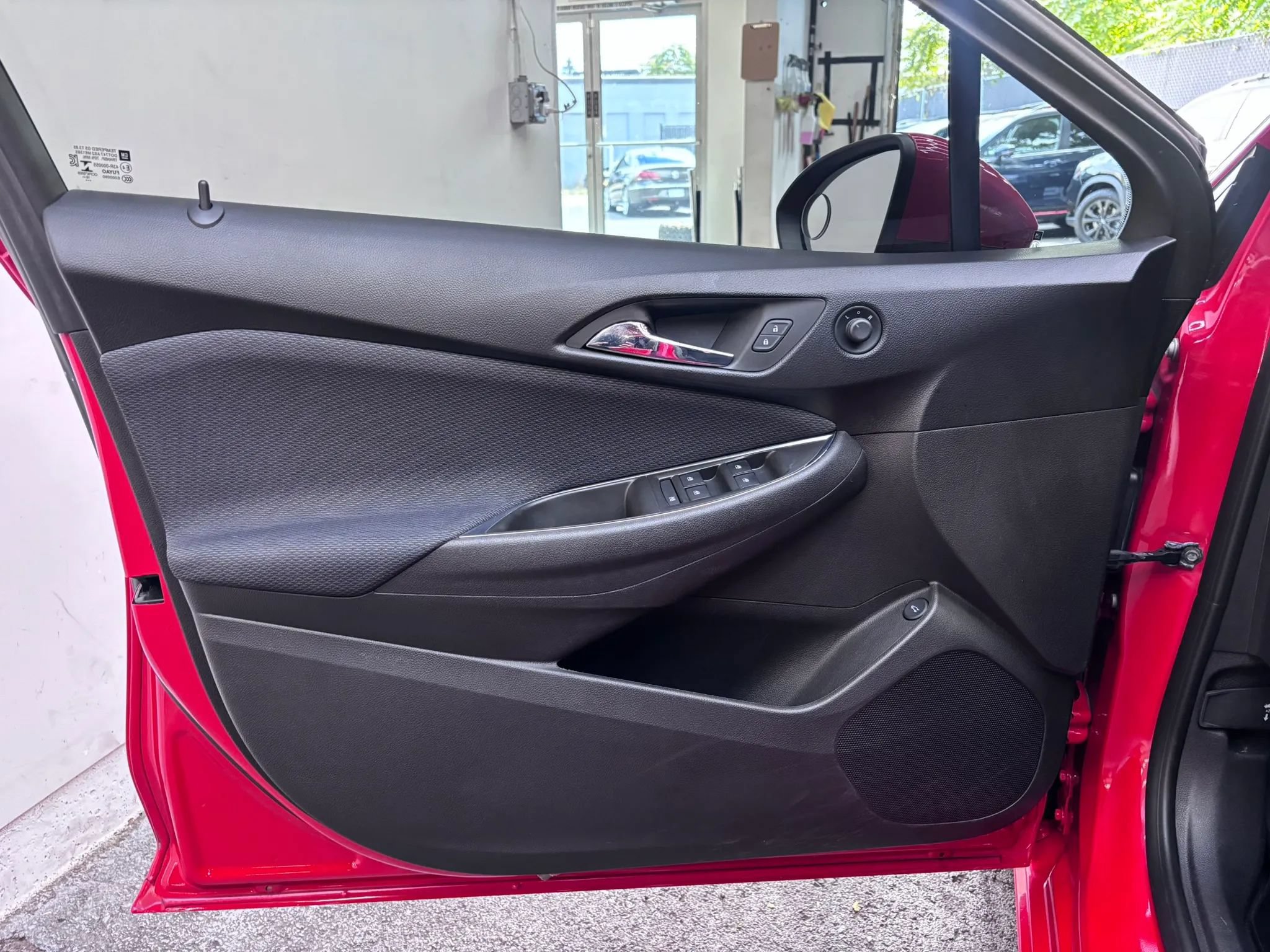 Used 2017 Chevrolet Cruze LT w/ RS Package FWD image 18