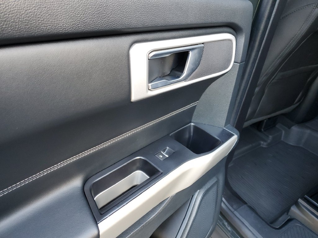 Used 2022 Ford Explorer XLT RWD image 11