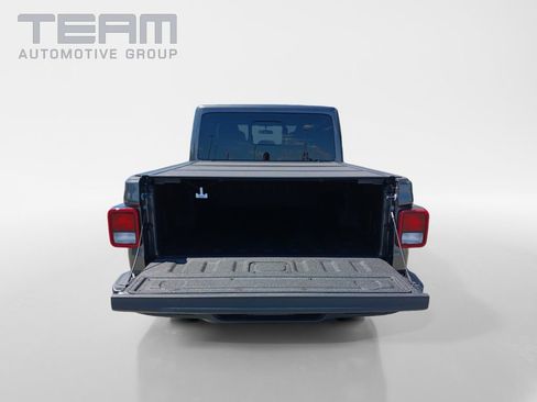 Used 2025 Jeep Gladiator Sport AWD/4WD image 29