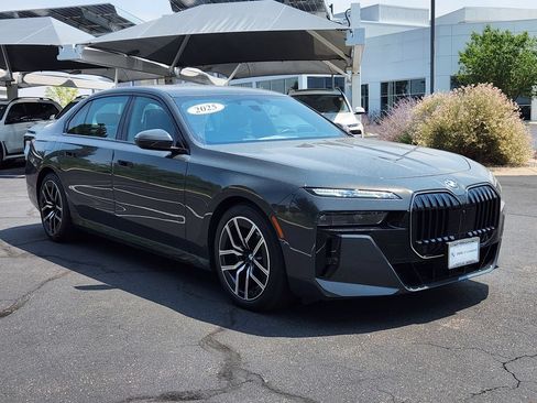 Used 2025 BMW 760i xDrive w/ Executive Package AWD/4WD image 4