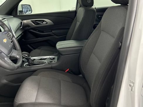 Used 2023 Chevrolet Traverse LT FWD image 12