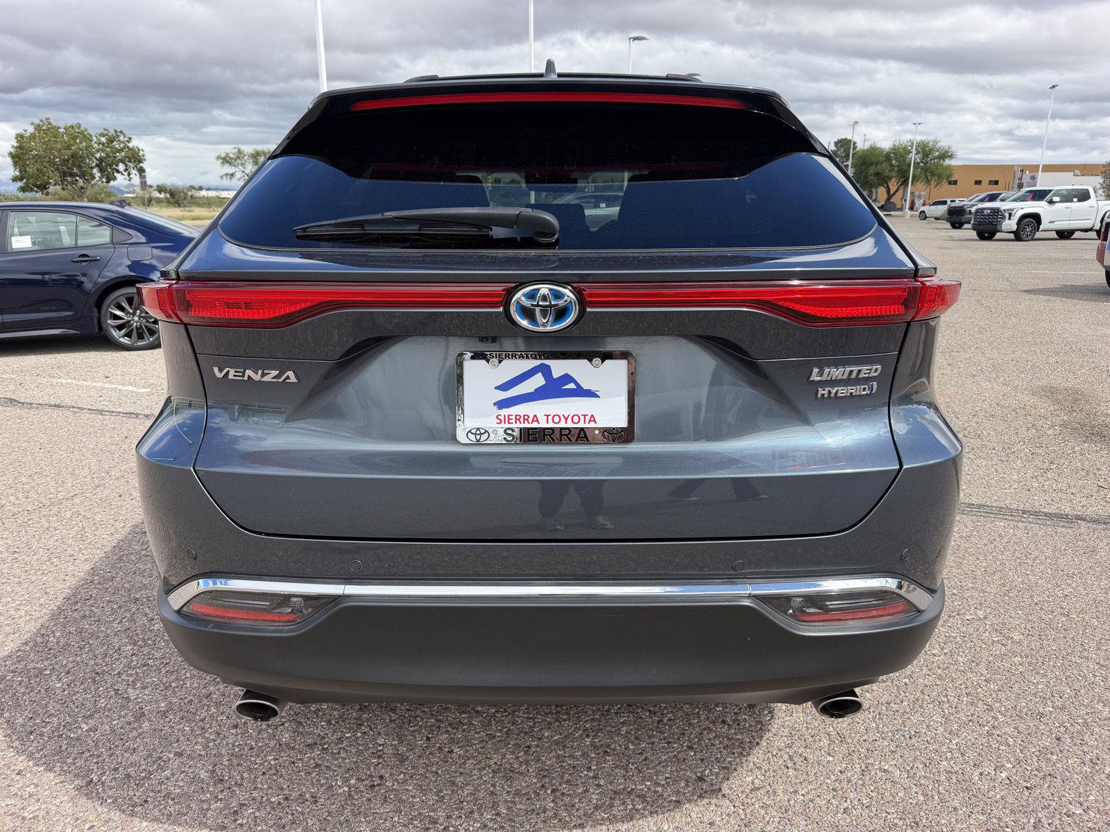 Used 2022 Toyota Venza Limited AWD/4WD image 4