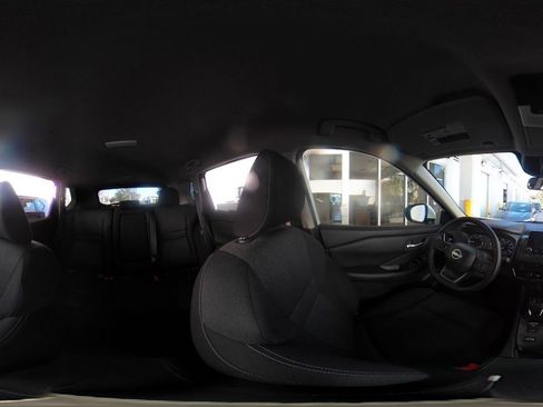 Used 2025 Nissan Rogue SV image 43