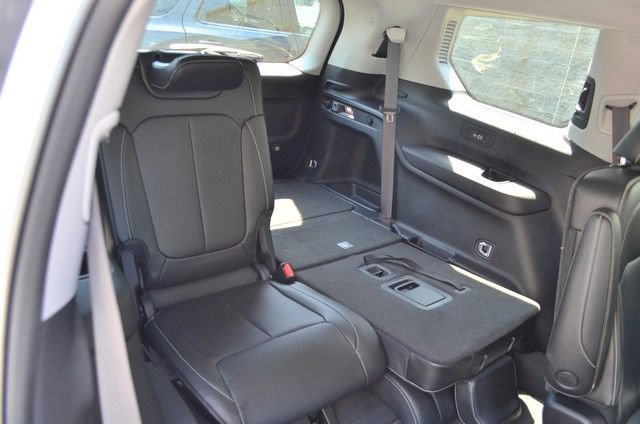 Used 2023 Jeep Grand Cherokee L Limited w/ Rear Seat Video Group I AWD/4WD image 36
