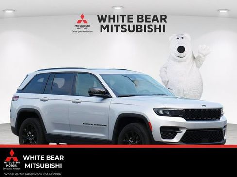 Used 2024 Jeep Grand Cherokee Altitude AWD/4WD image 1