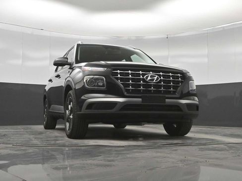 New 2026 Hyundai Venue SEL FWD image 35