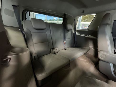 Used 2017 GMC Yukon SLT w/ Premium Edition AWD/4WD image 27