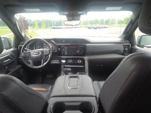 Used 2022 GMC Sierra 1500 AT4 w/ AT4 Premium Package AWD/4WD image 19