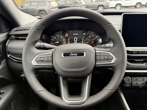 New 2026 Jeep Compass Latitude image 19