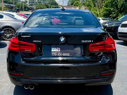 Used 2016 BMW 328i xDrive Sedan AWD/4WD image 9