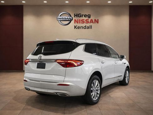 Used 2024 Buick Enclave Premium AWD/4WD image 4