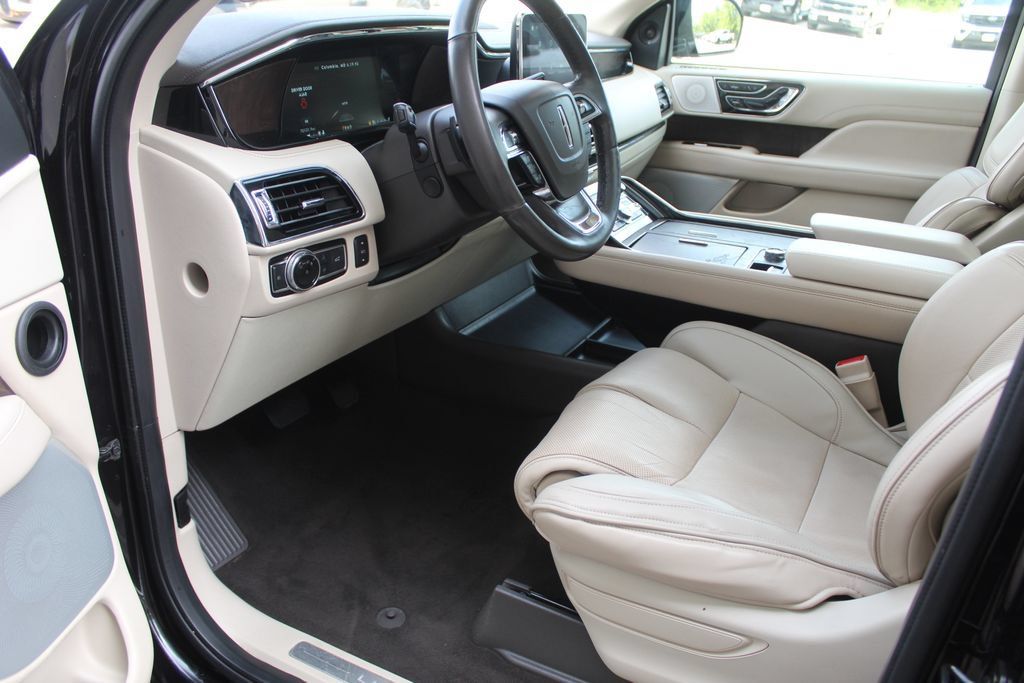 Used 2019 Lincoln Navigator Reserve w/ Cargo Package AWD/4WD image 30