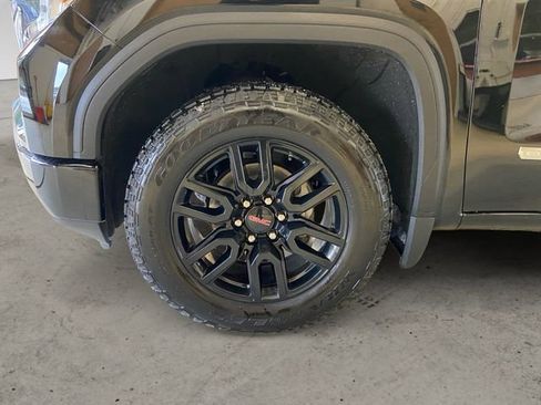 Used 2022 GMC Sierra 1500 Elevation w/ X31 Off-Road Package image 15