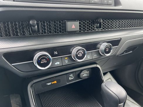 Used 2024 Honda CR-V LX image 10