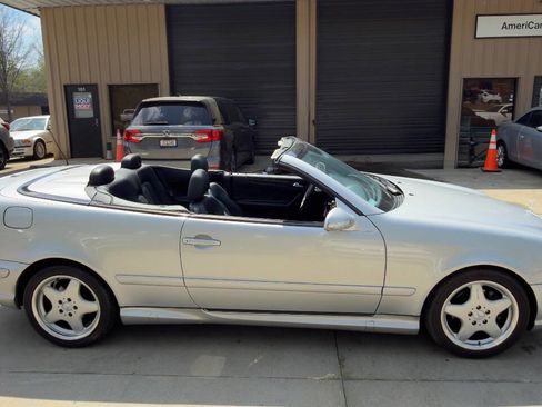 Used 2000 Mercedes-Benz CLK 430 Cabriolet image 17