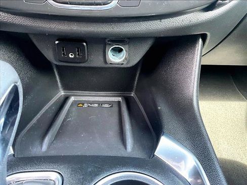 Used 2024 Chevrolet Traverse LT FWD image 26