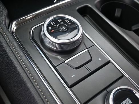 Used 2024 Ford Expedition XLT image 22