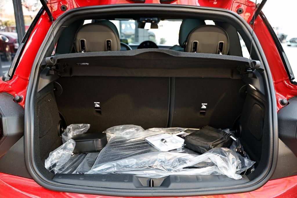 New 2026 MINI Cooper 2-Door Hardtop FWD image 27